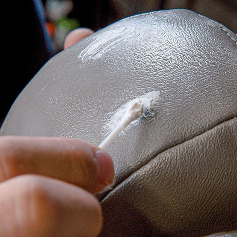 Angelus Leather Filler - Repairs minor holes and scratches in smooth leather.